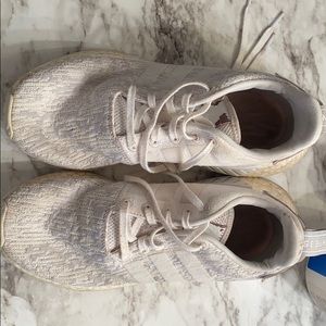 white adidas nmds